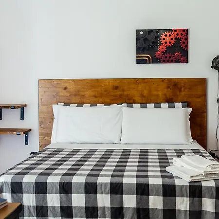 Bed & Breakfast Travel