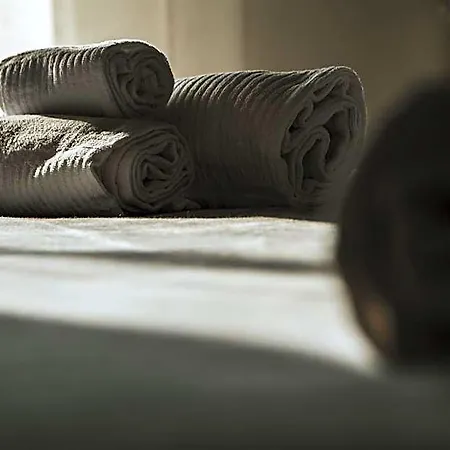Travel Oda ve Kahvaltı 4*